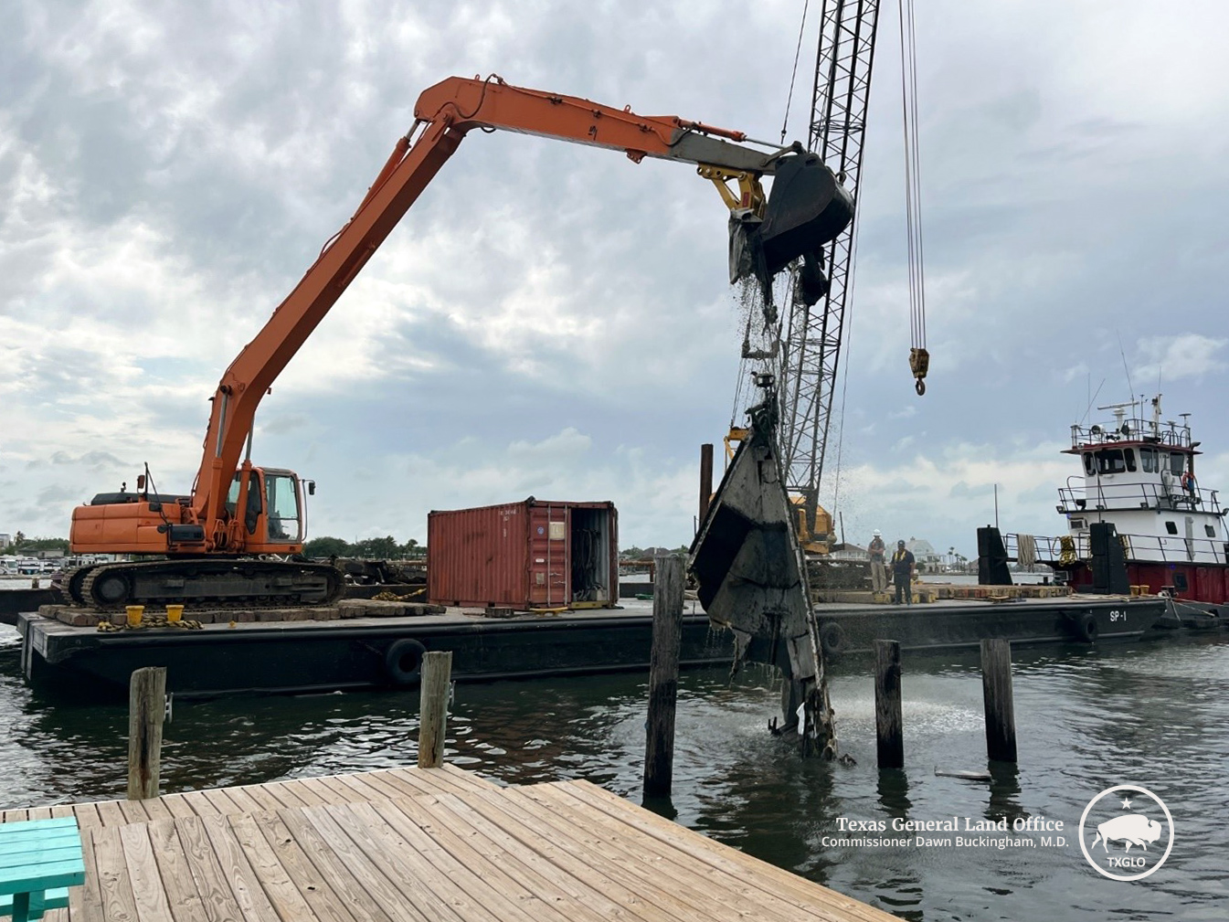 GLO and GOAA remove abandoned vessels off Galveston Island