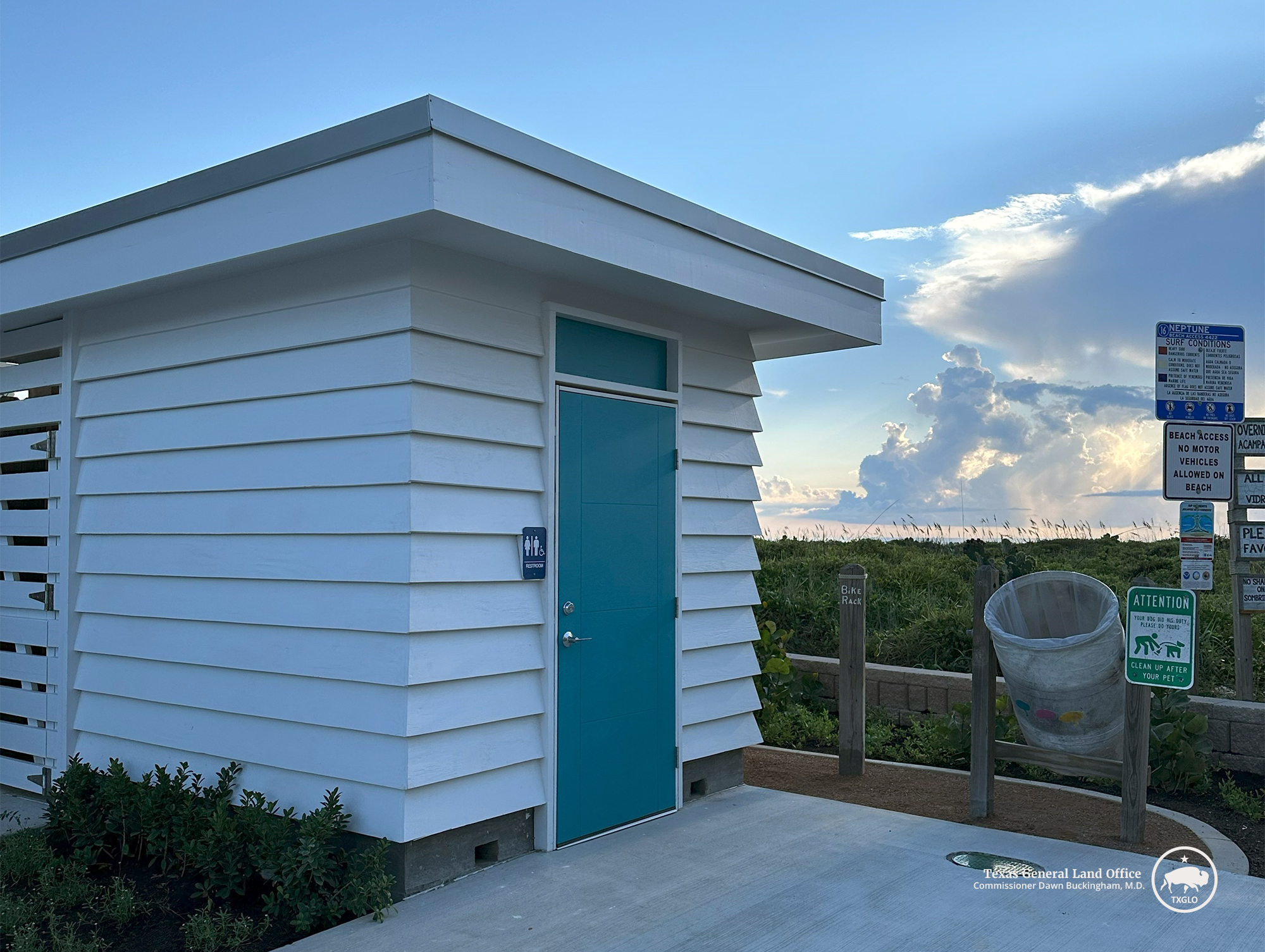 Accessible Restrooms at Neptune Circle, Beach Access #16 on South Padre Island