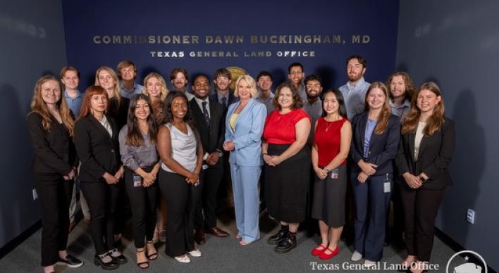 Commissioner Dawn Buckingham with the GLO's 2025 Summer Interns