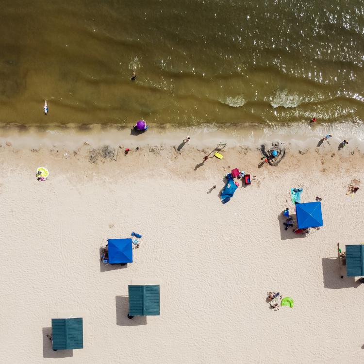 L_aerialbeach_openbeach